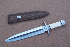 Rosa de Mayo 596